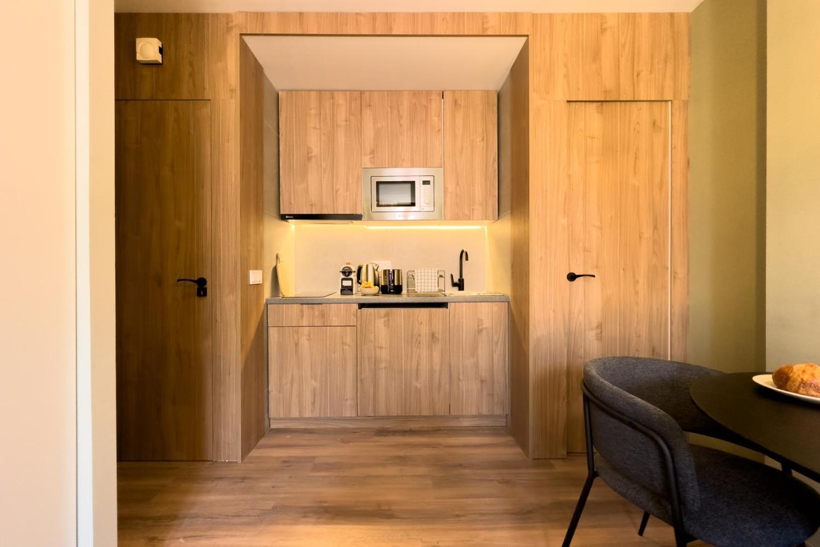 Oasis Suites Near Picasso Museum Barcelona Exterior photo