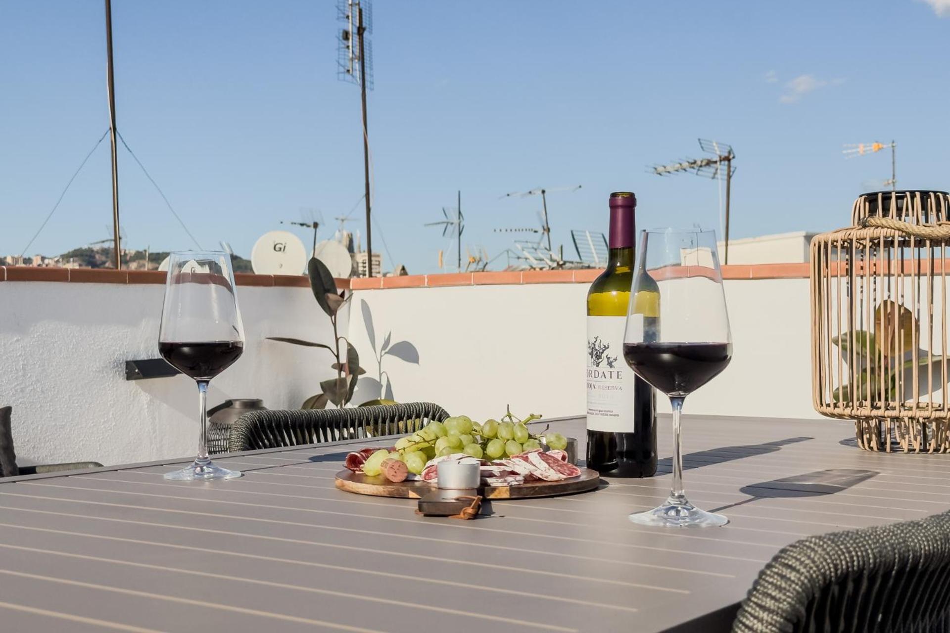 Oasis Suites Near Picasso Museum Barcelona Exterior photo